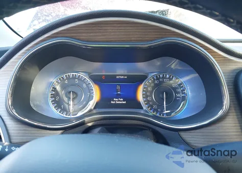 2015 Chrysler 200 C z USA, uszkodzony, nr VIN 1C3CCCCG4FN527733